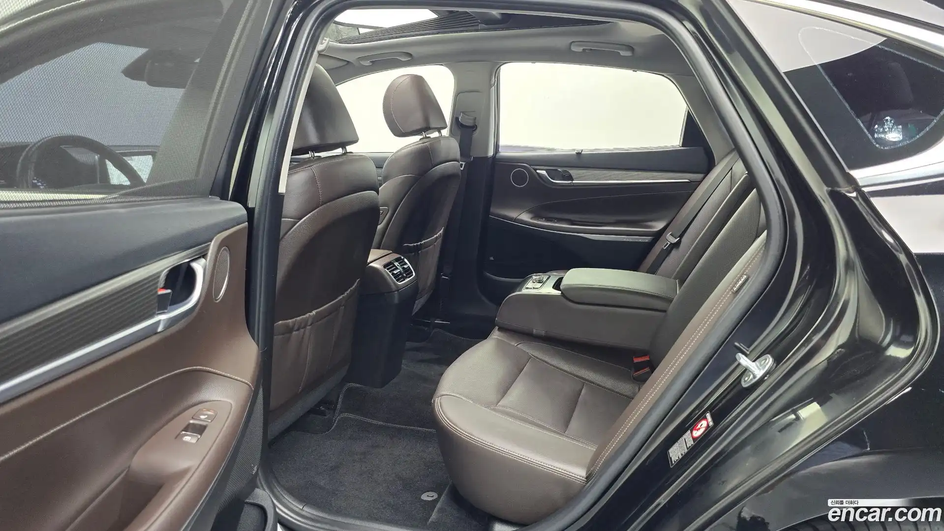 Grandeur Hyundai 2018.3-OPTION-016