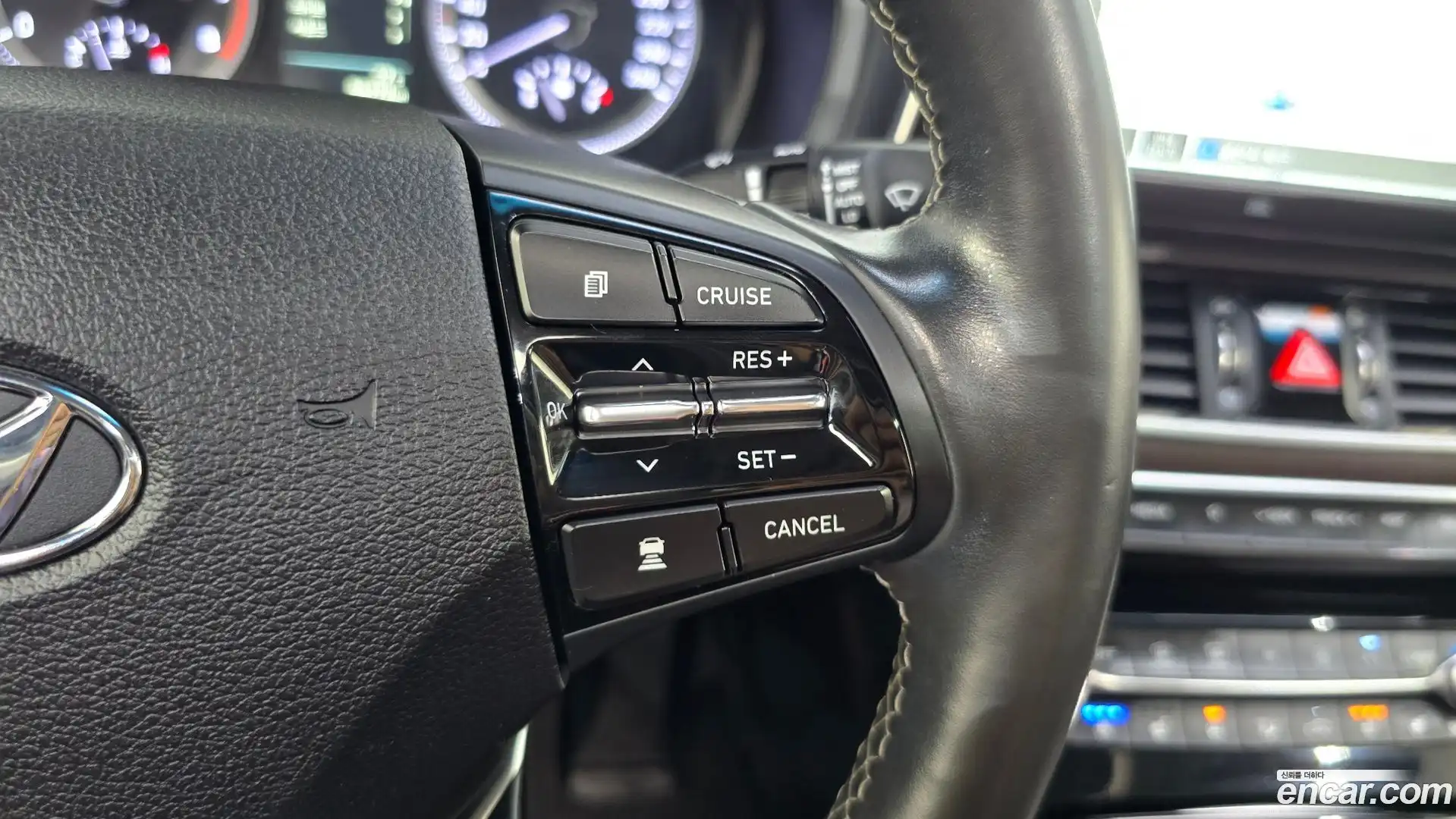 Grandeur Hyundai 2018.3-OPTION-020