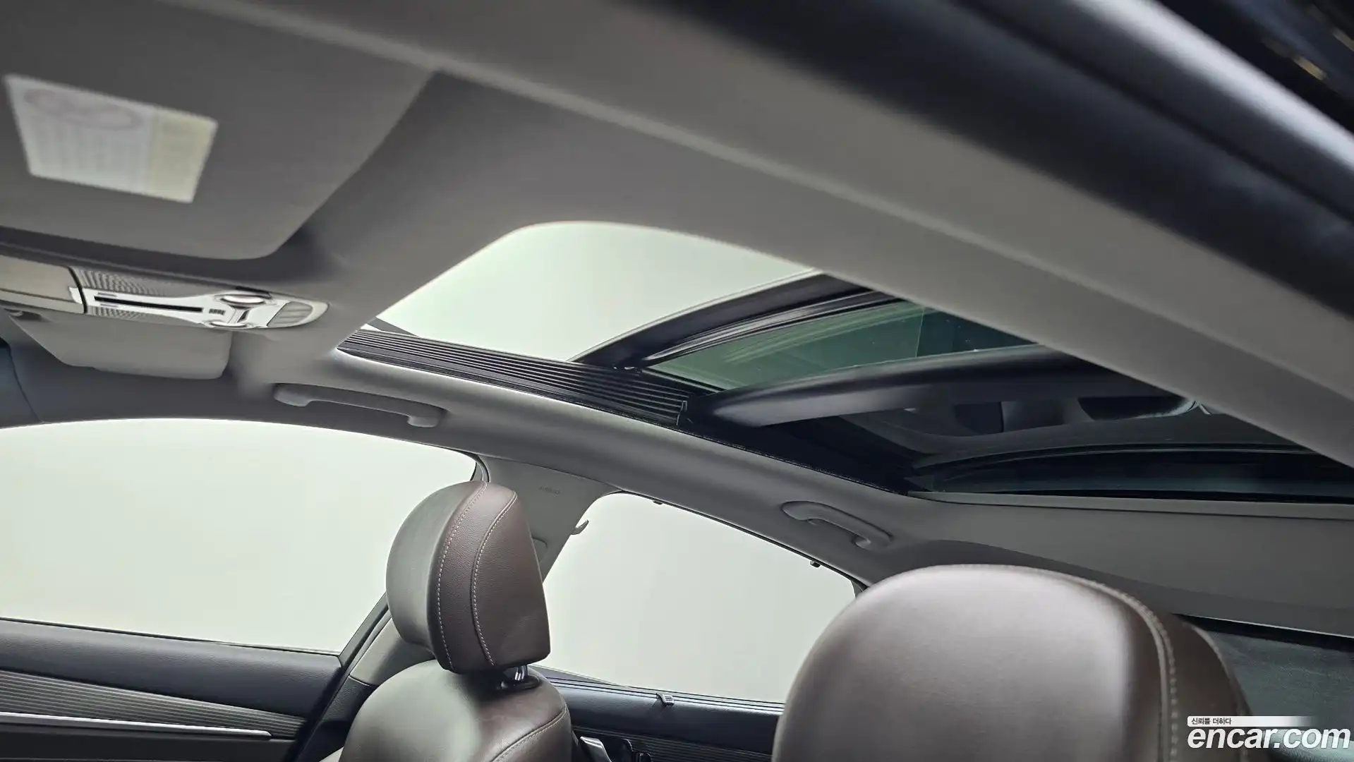 Grandeur Hyundai 2018.3-OPTION-021