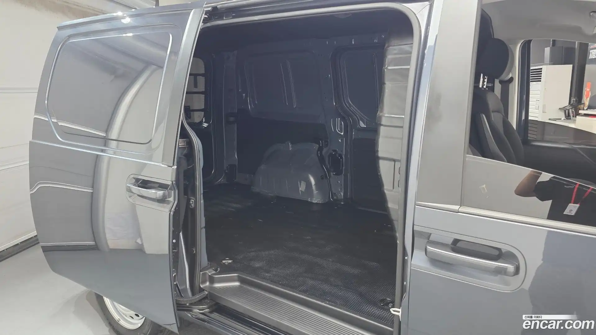 Staria Hyundai 2023.3-OPTION-024