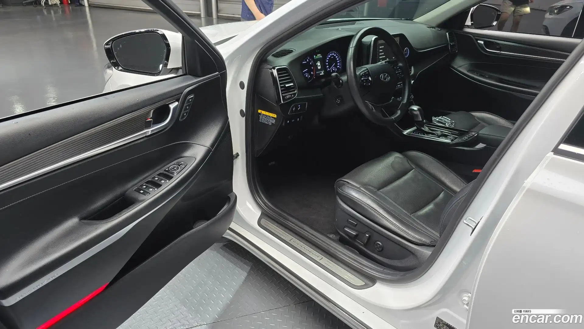 Grandeur Hyundai 2017.3-INNER-010