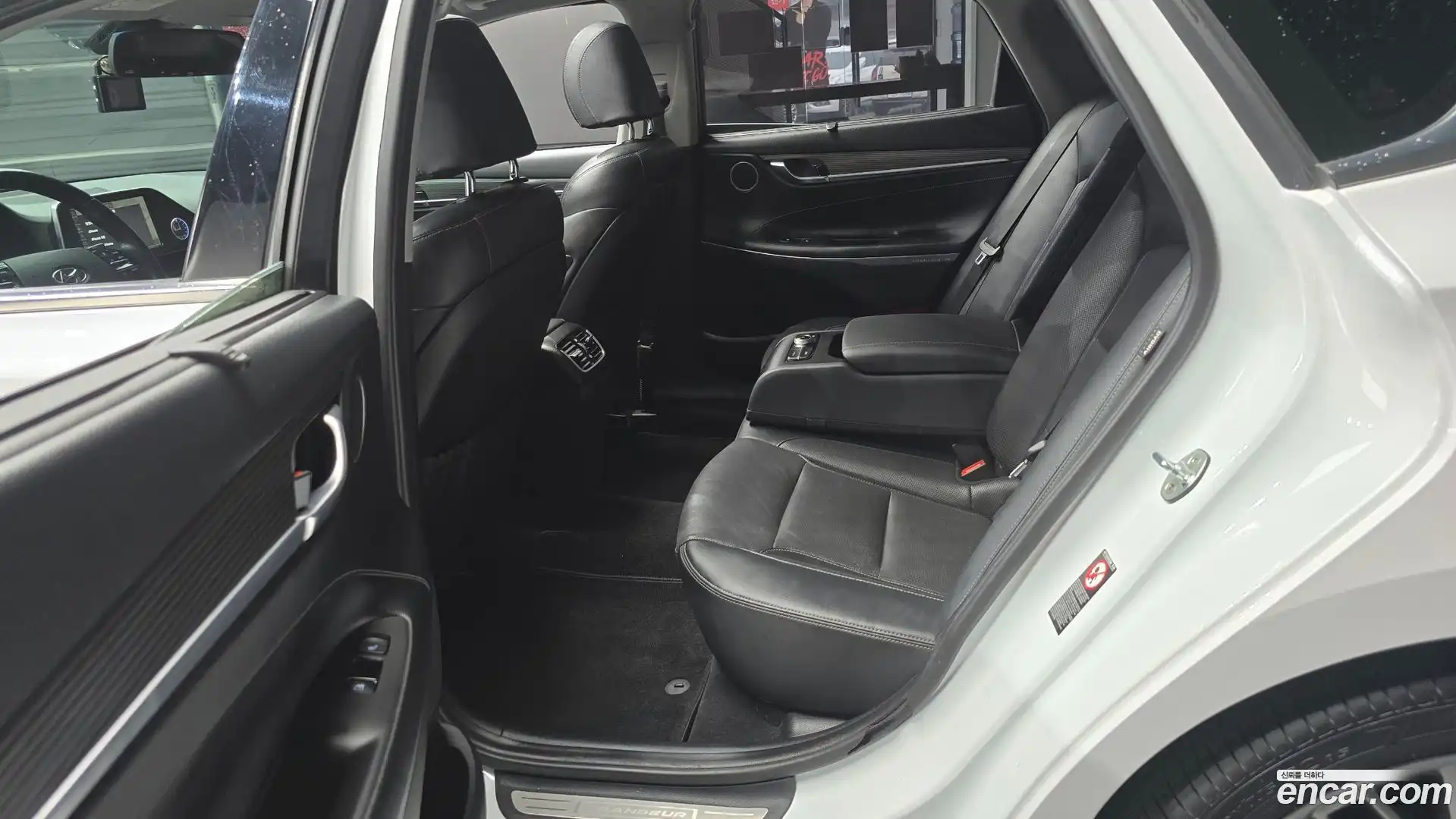 Grandeur Hyundai 2017.3-OPTION-016