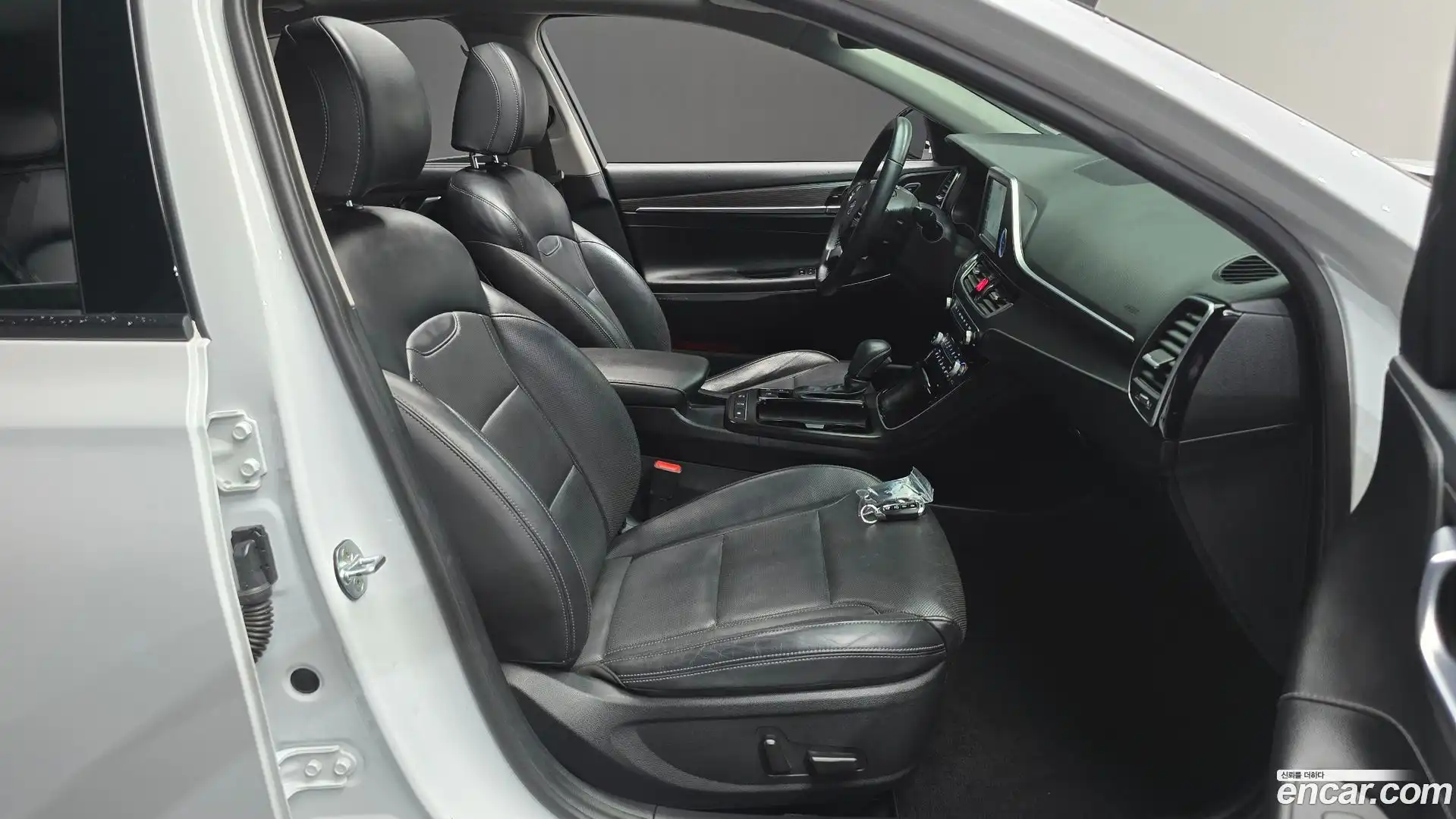 Grandeur Hyundai 2017.3-INNER-036