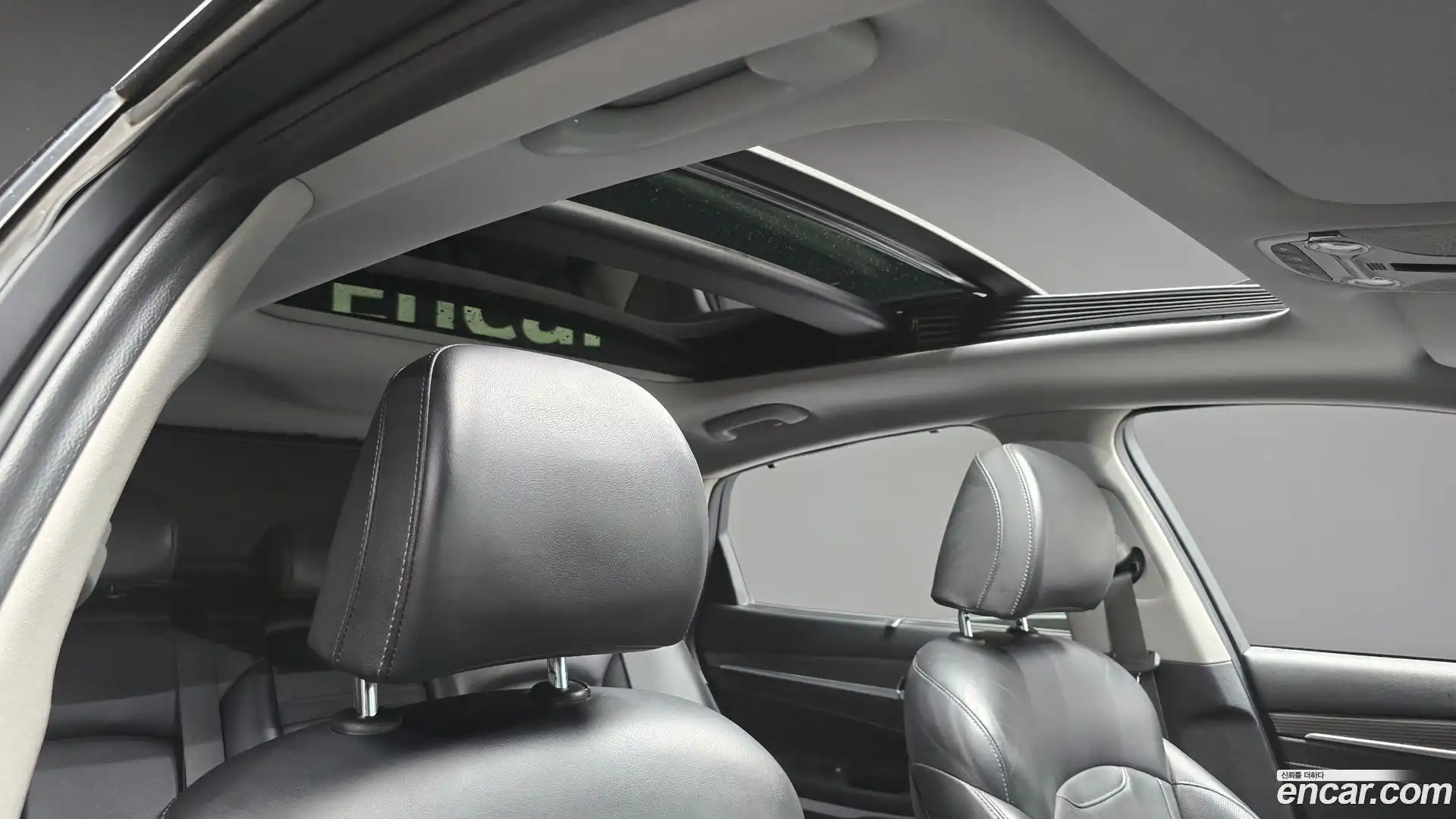 Grandeur Hyundai 2017.3-OPTION-044