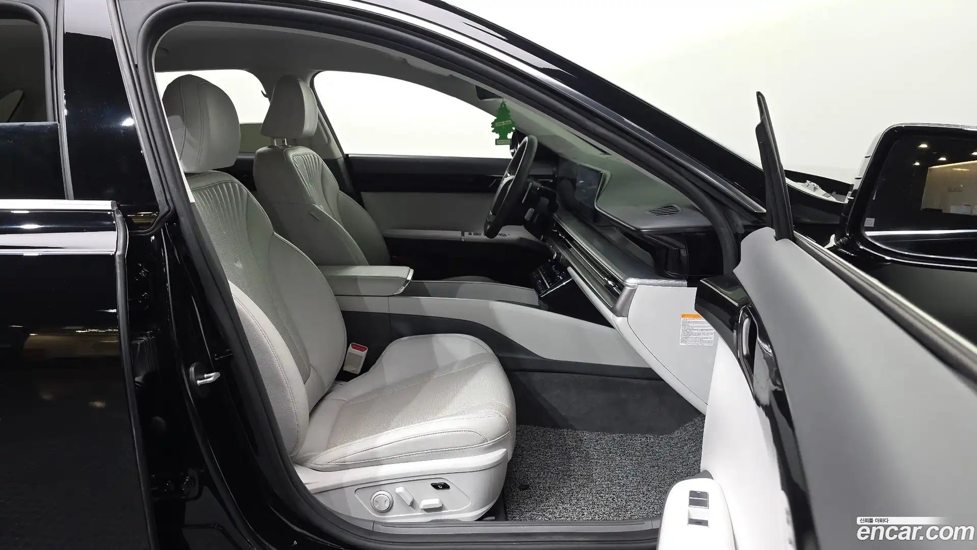 Grandeur Hyundai 2023.3-OPTION-015