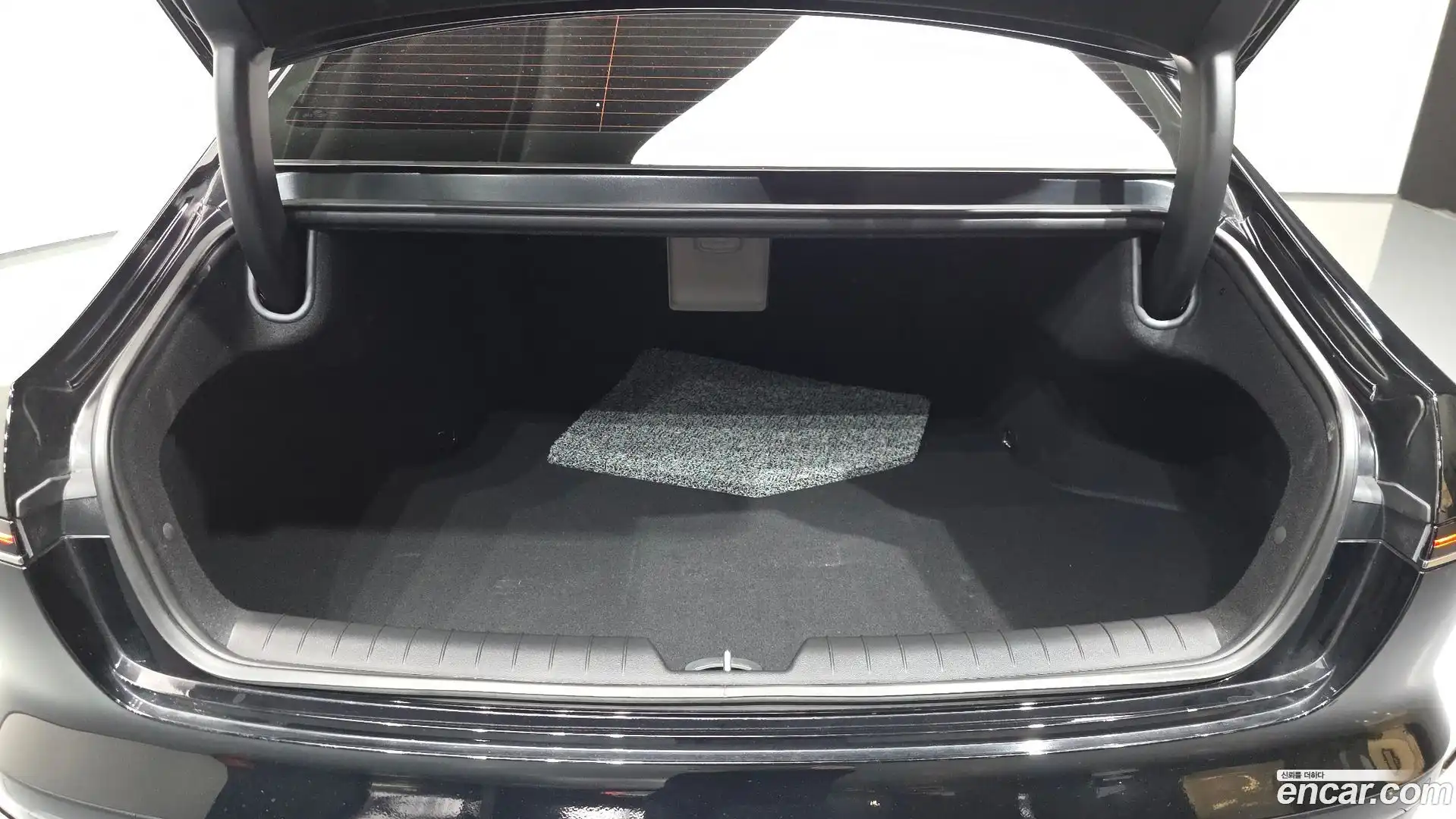 Grandeur Hyundai 2023.3-OPTION-024