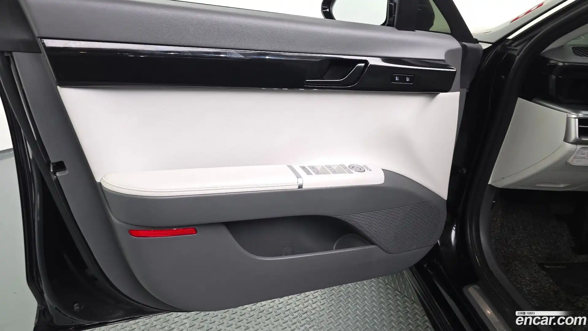 Grandeur Hyundai 2023.3-INNER-034