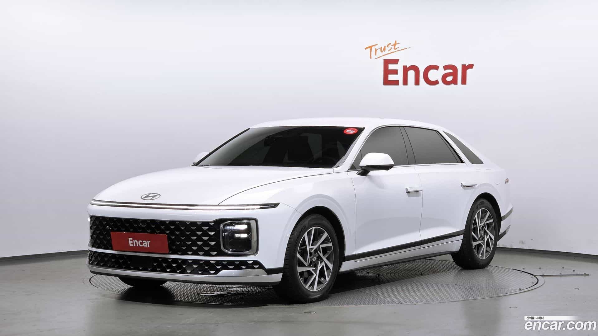 Grandeur Hyundai 2023.7-OUTER-001