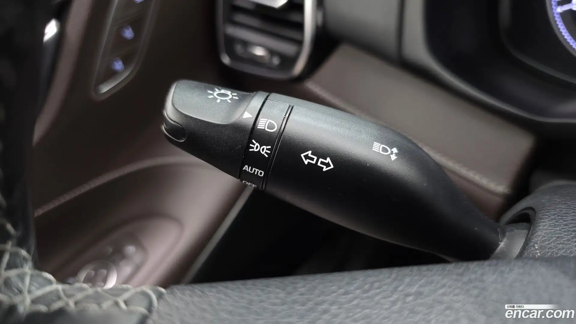 Grandeur Hyundai 2018.4-OPTION-024