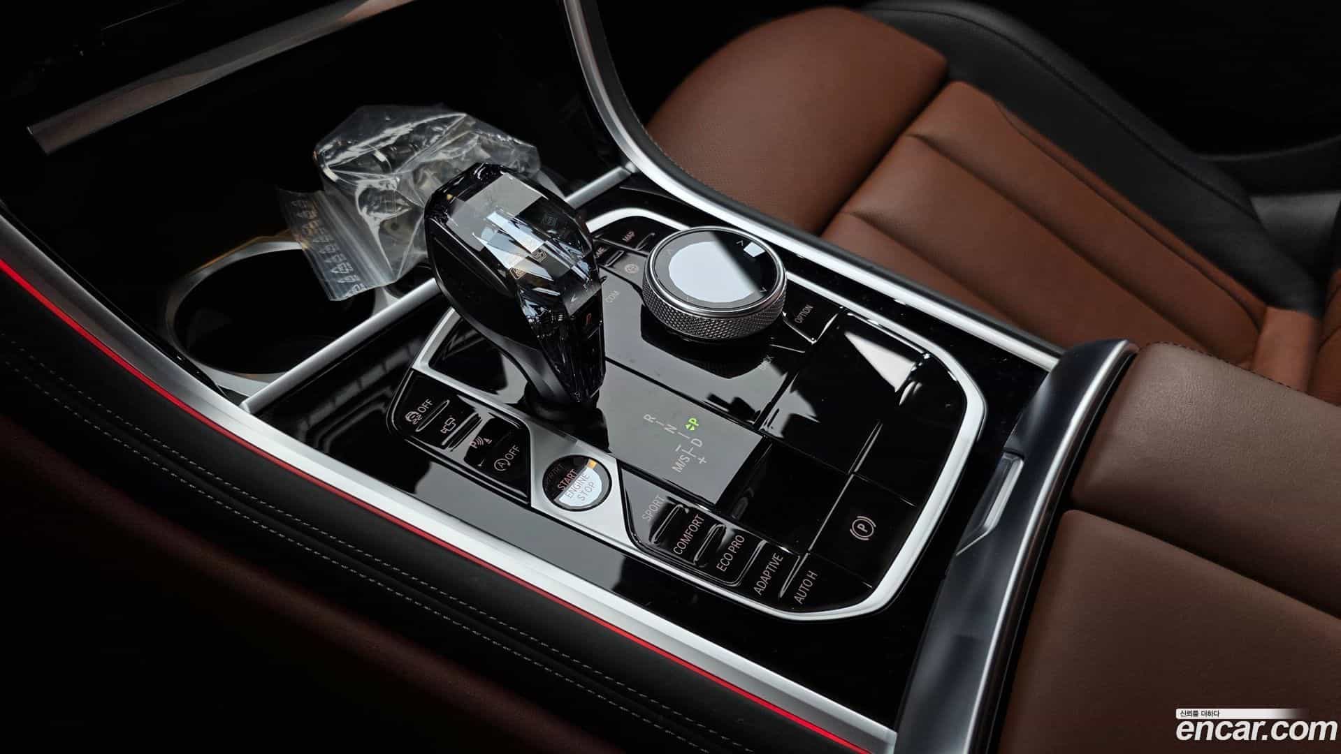 8-Series BMW 2022.10-INNER-009