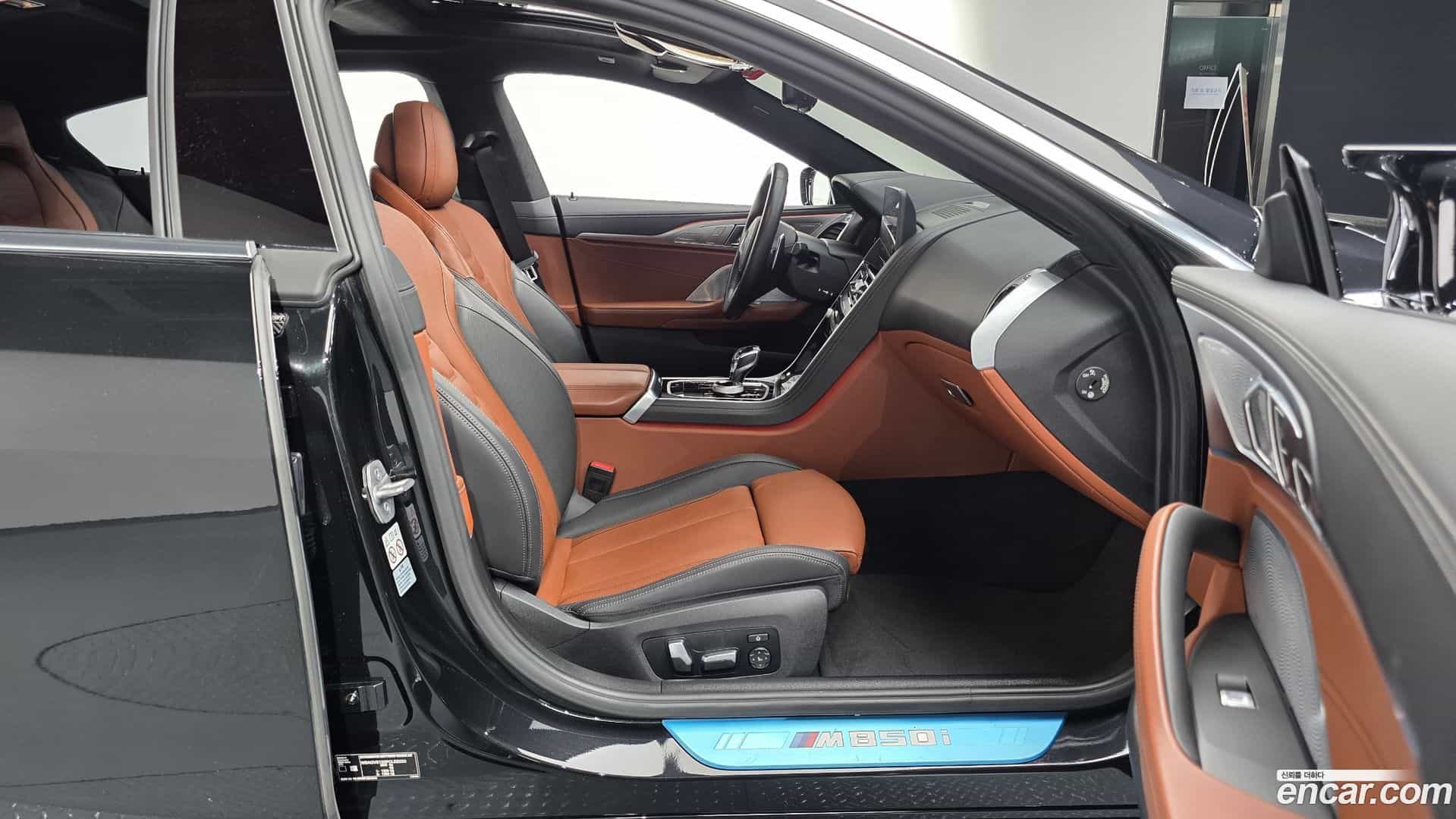 8-Series BMW 2022.10-INNER-036