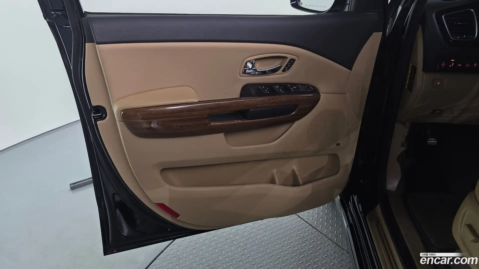 Canival Kia 2017.4-INNER-035