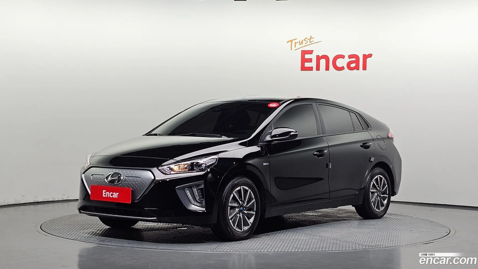 Main__Slider__Photo:Ioniq Hyundai 2020.3-0