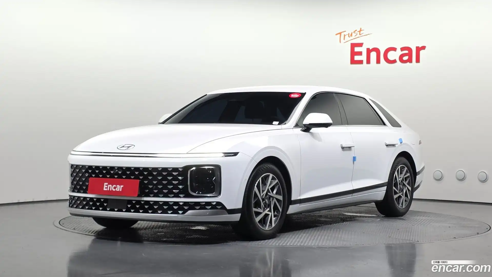 Grandeur Hyundai 2023.3-OUTER-001