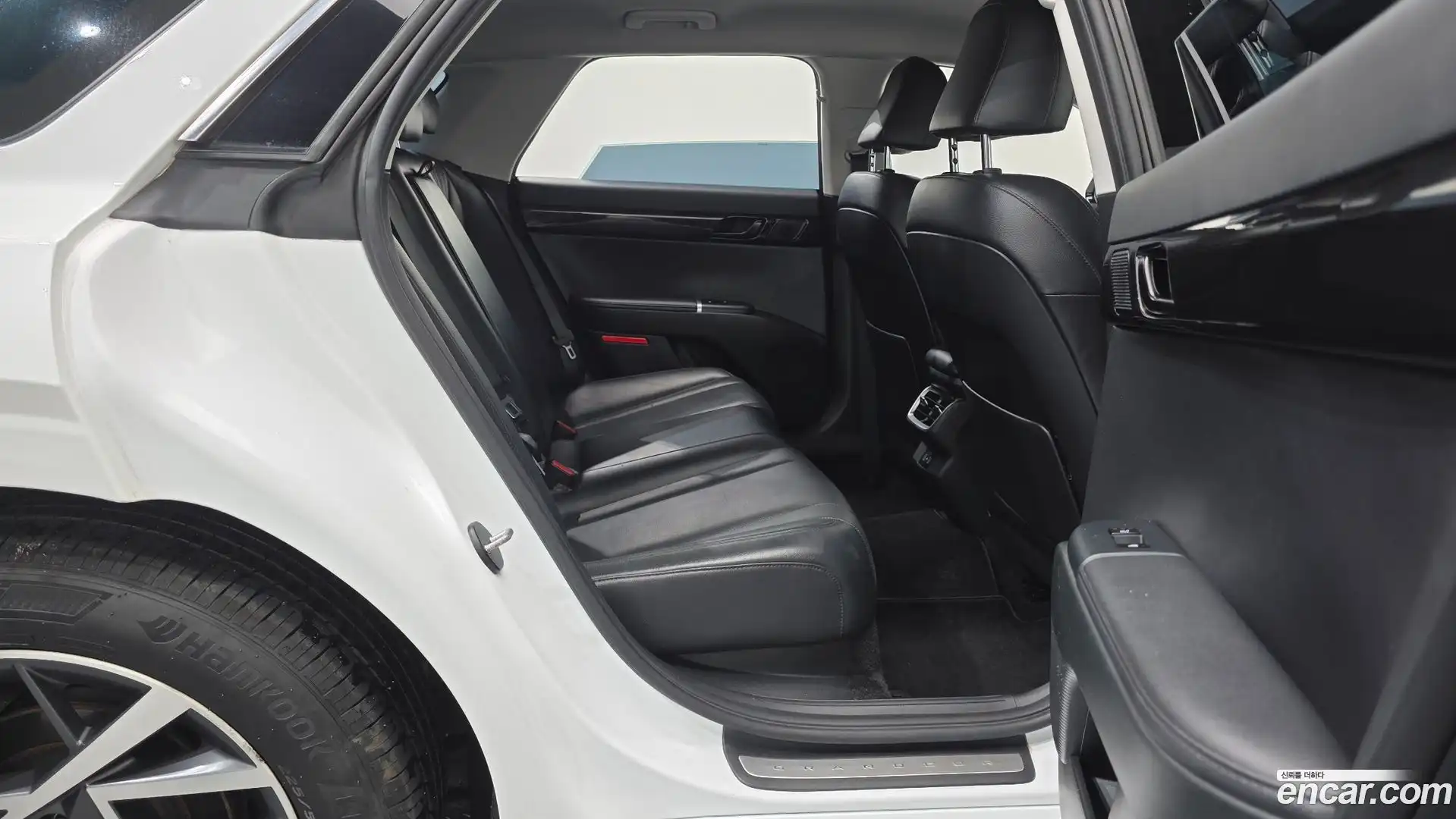 Grandeur Hyundai 2023.3-OPTION-015