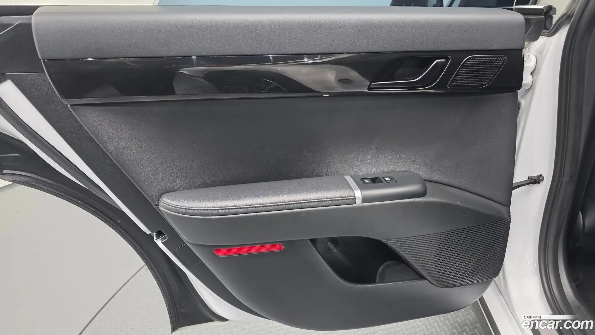 Grandeur Hyundai 2023.3-INNER-035