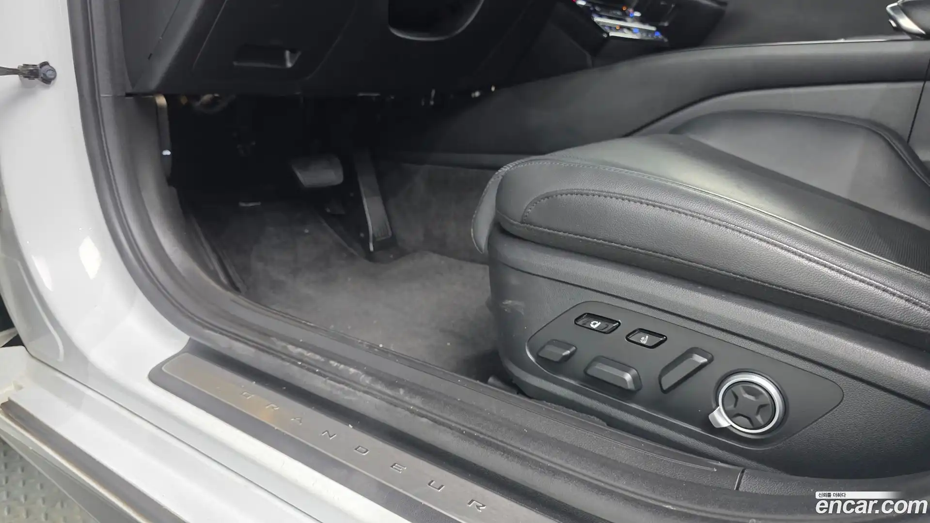 Grandeur Hyundai 2023.3-OPTION-042