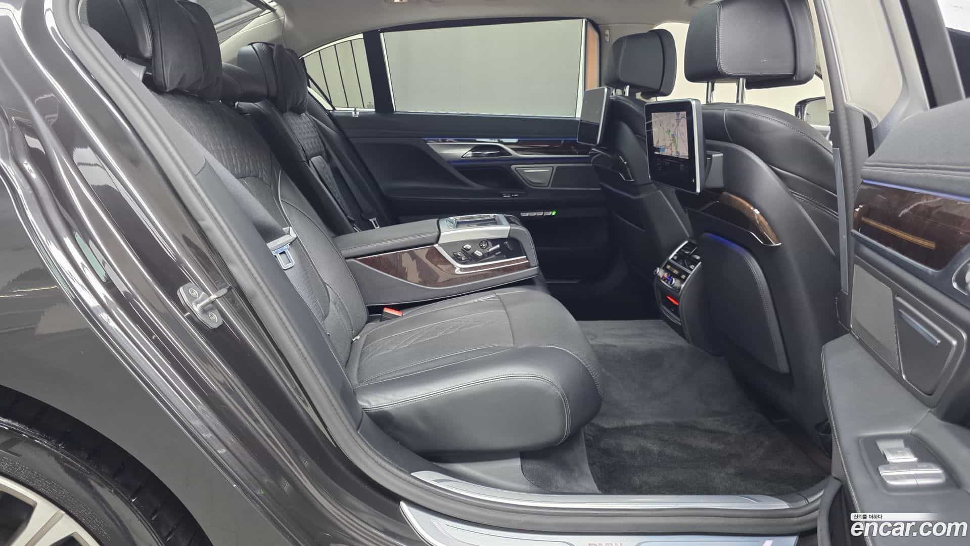 7-Series BMW 2016.6-OPTION-016