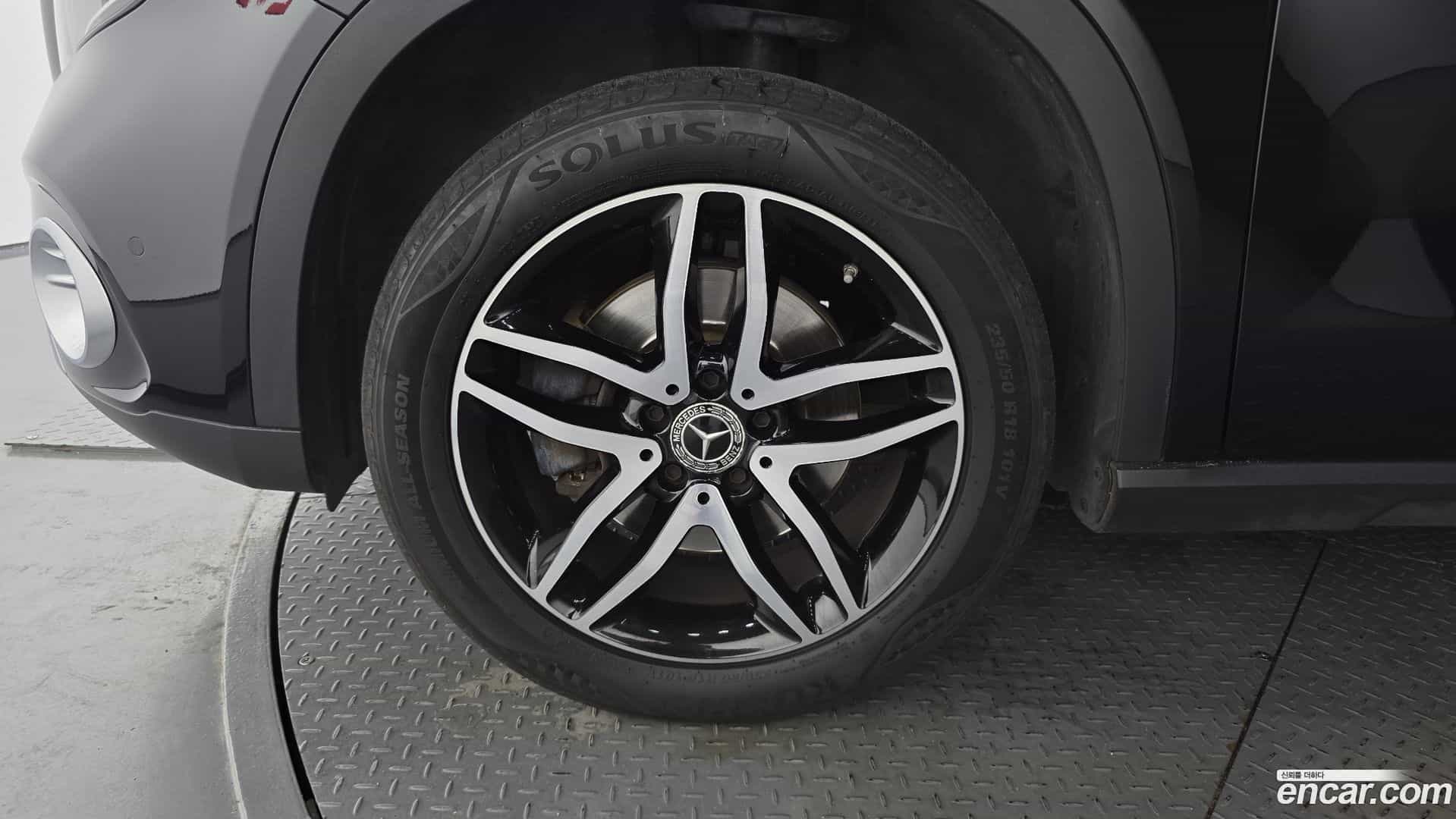 GLA-Class Mercedes-Benz 2018.8-OUTER-005
