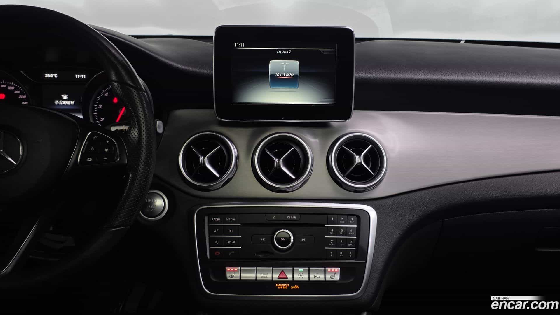 GLA-Class Mercedes-Benz 2018.8-OPTION-016