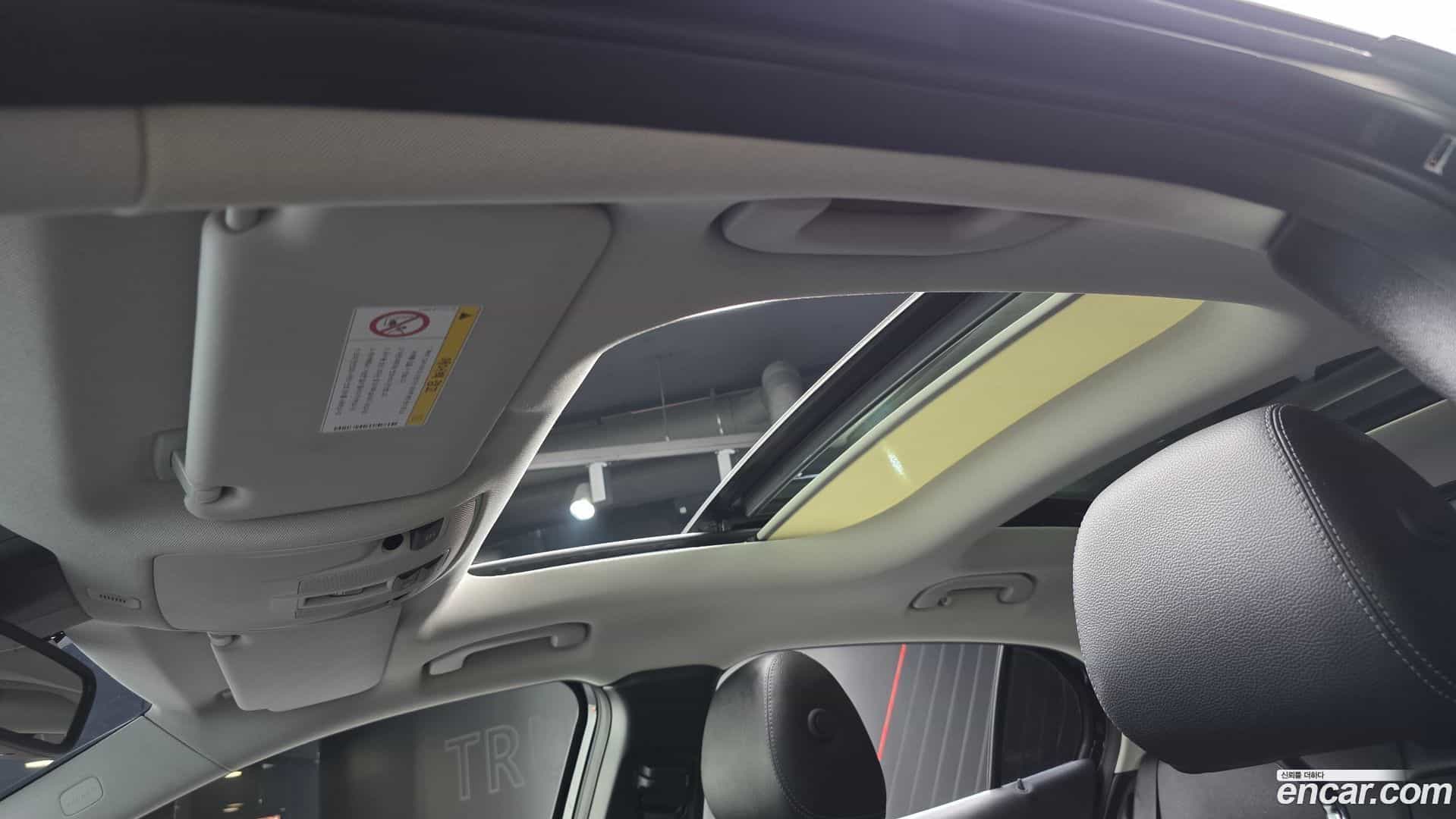 GLA-Class Mercedes-Benz 2018.8-OPTION-019