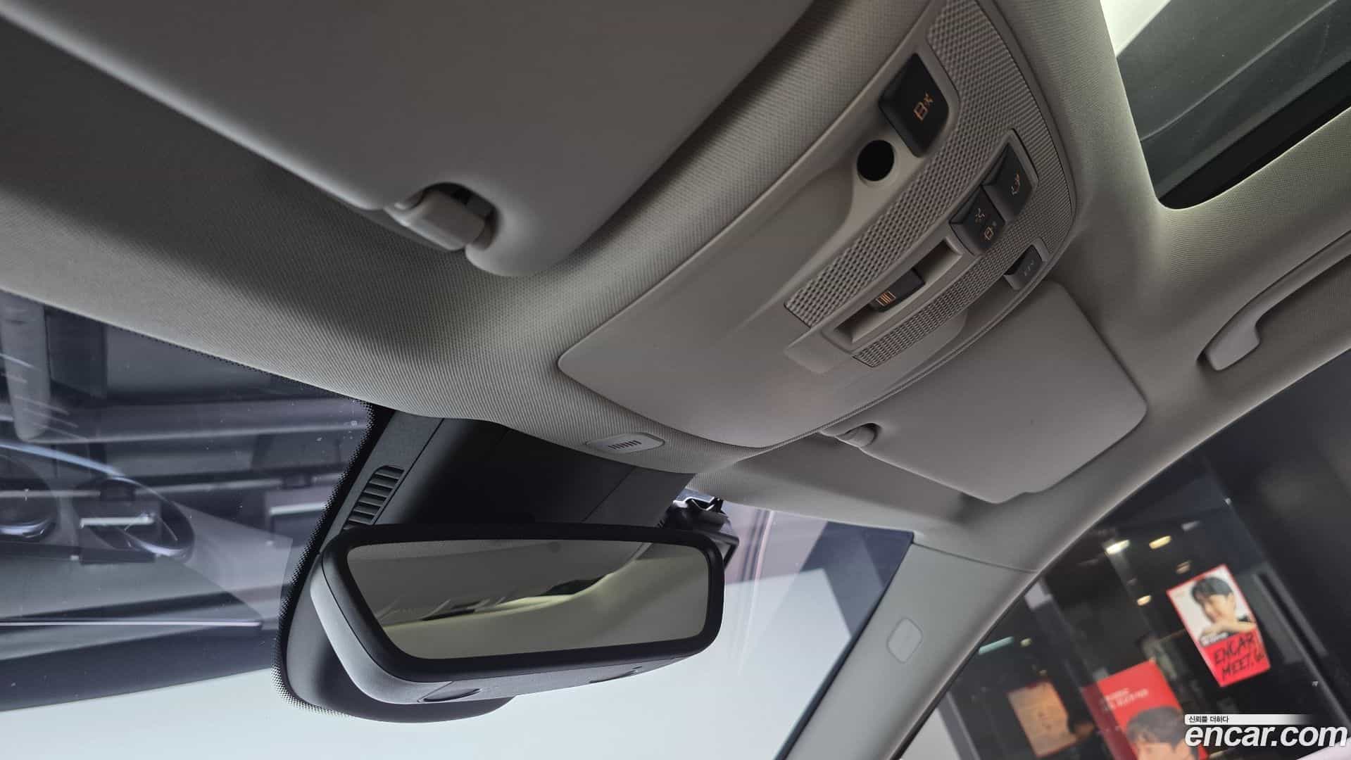 GLA-Class Mercedes-Benz 2018.8-OPTION-023