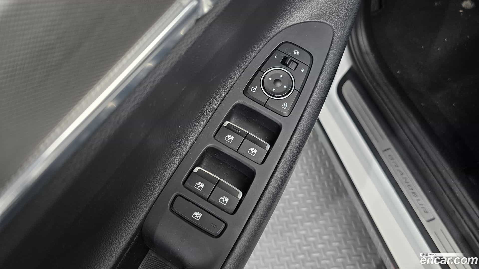Grandeur Hyundai 2020.6-OPTION-015
