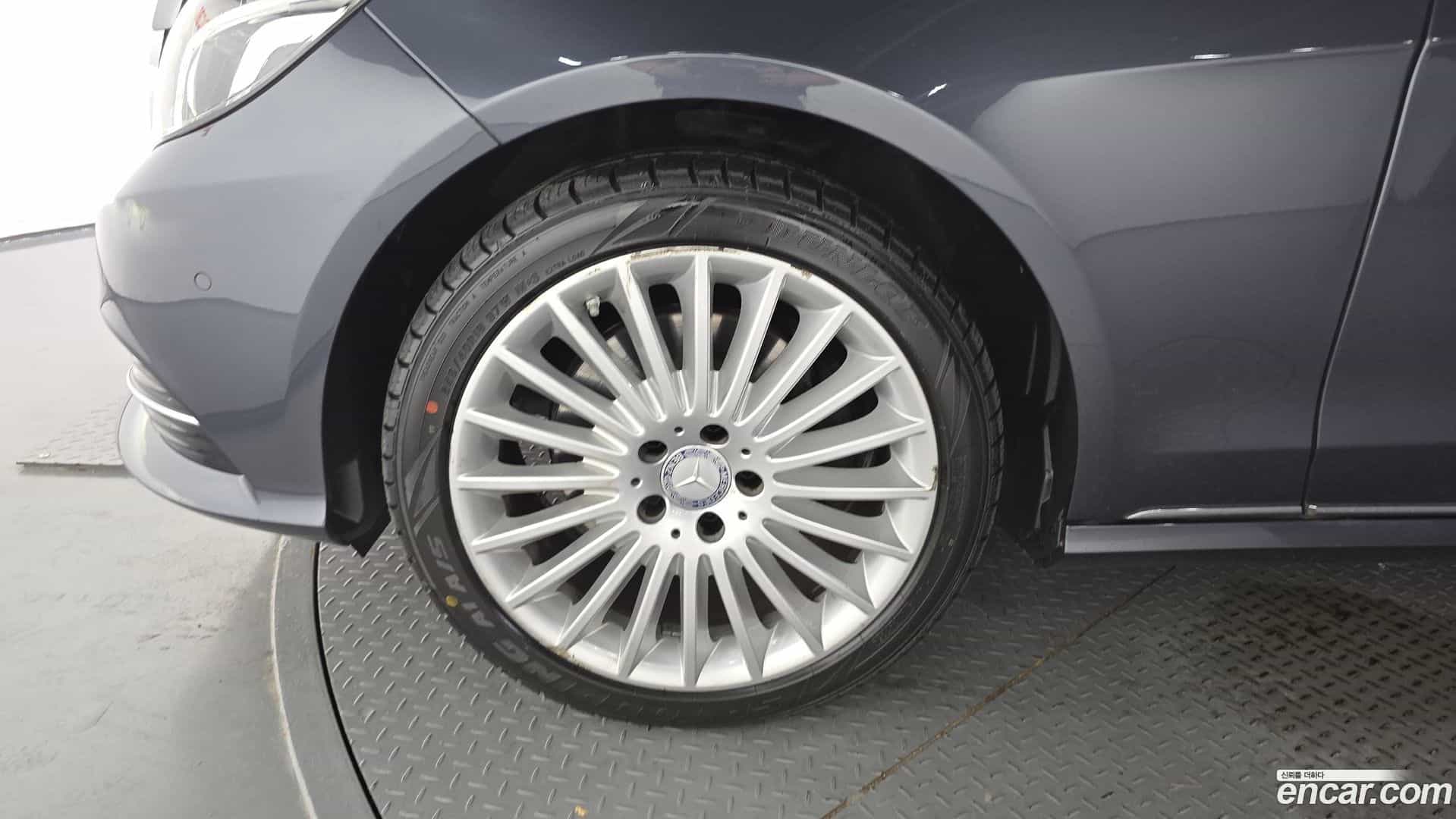 E-Class Mercedes-Benz 2016.0-OUTER-005
