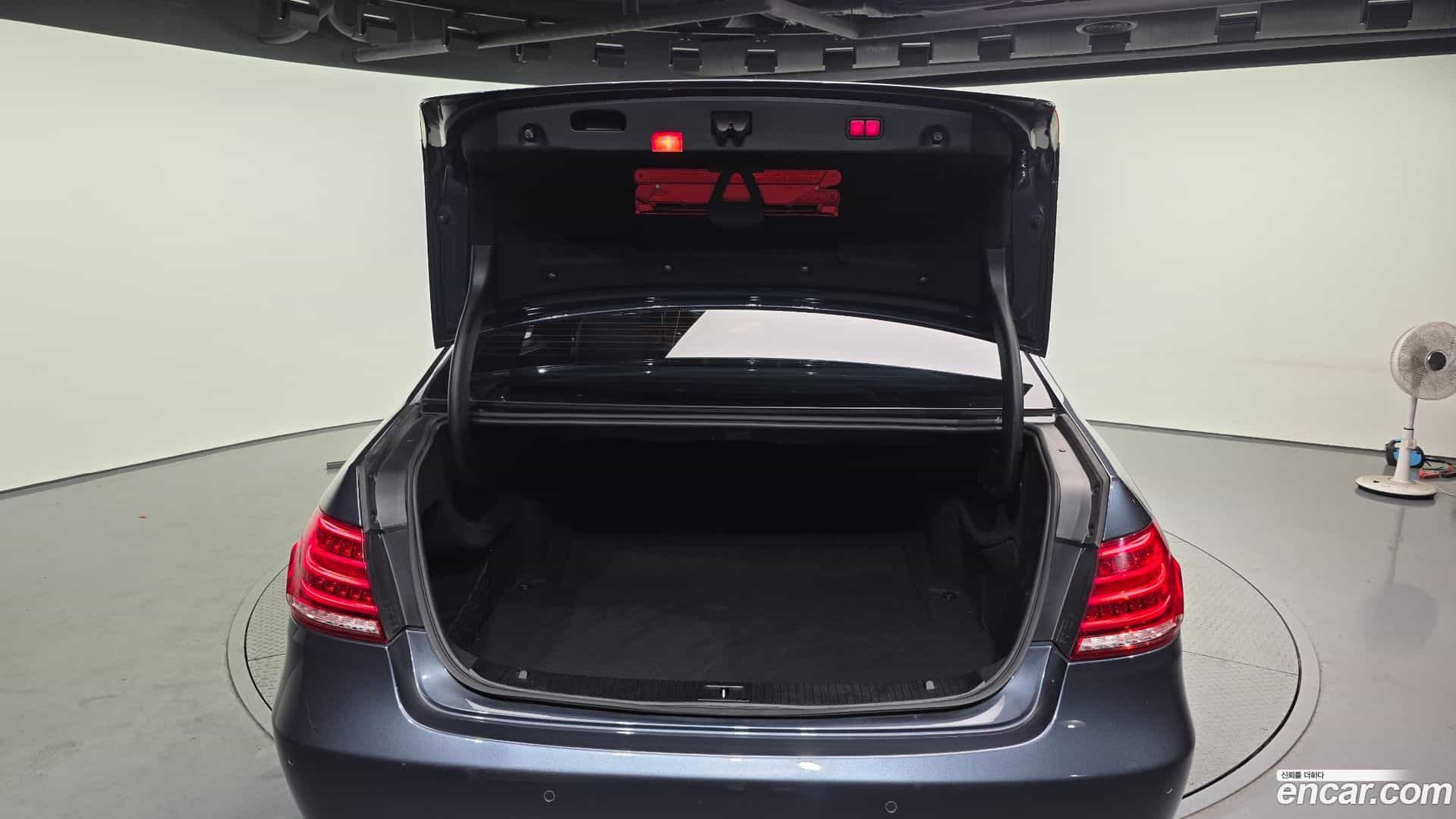 E-Class Mercedes-Benz 2016.0-OPTION-024