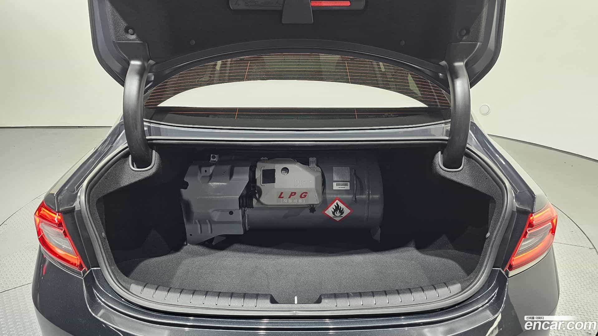 Grandeur Hyundai 2018.7-OPTION-024