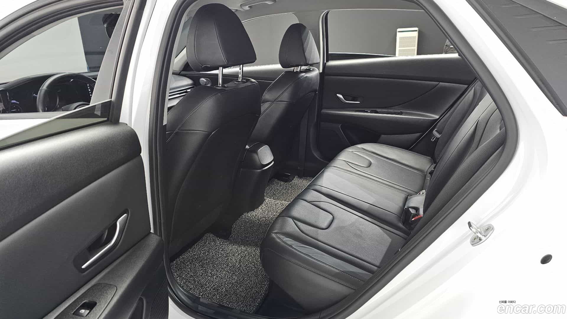 AVANTE Hyundai 2022.4-OPTION-015