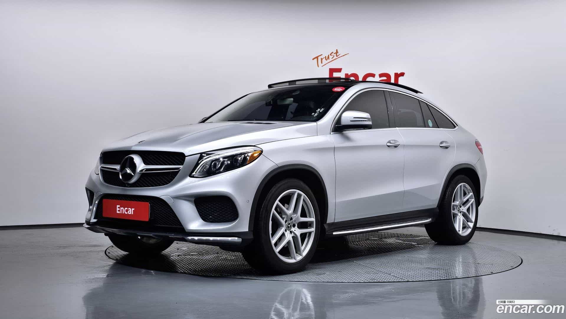 GLE-Class Mercedes-Benz 2017.6-OUTER-001