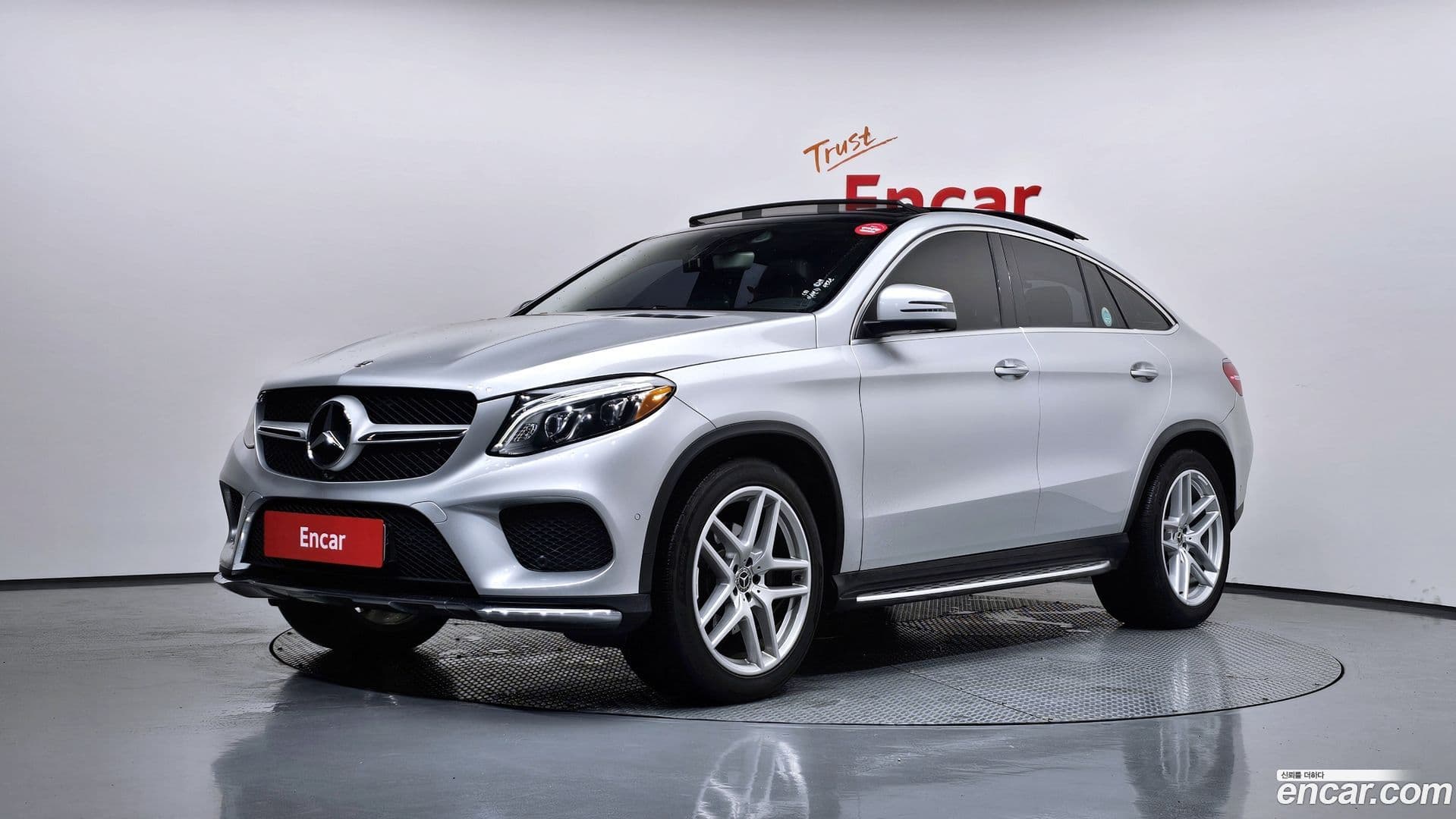 Main__Slider__Photo:GLE-Class Mercedes-Benz 2017.6-0