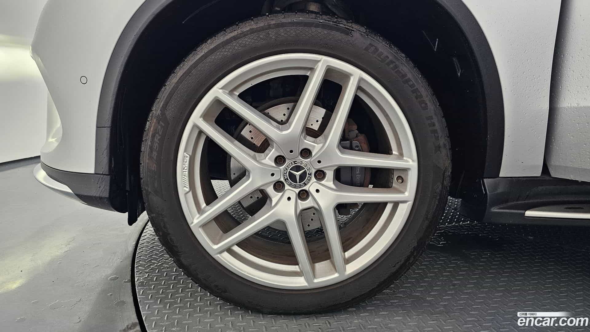 GLE-Class Mercedes-Benz 2017.6-OUTER-005