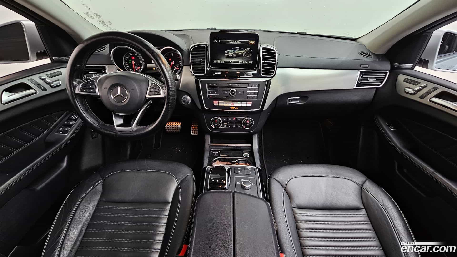 GLE-Class Mercedes-Benz 2017.6-INNER-007
