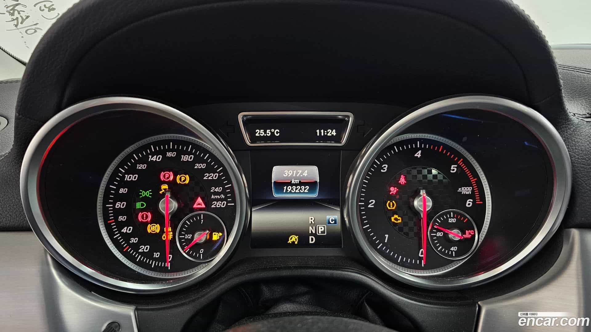 GLE-Class Mercedes-Benz 2017.6-INNER-008
