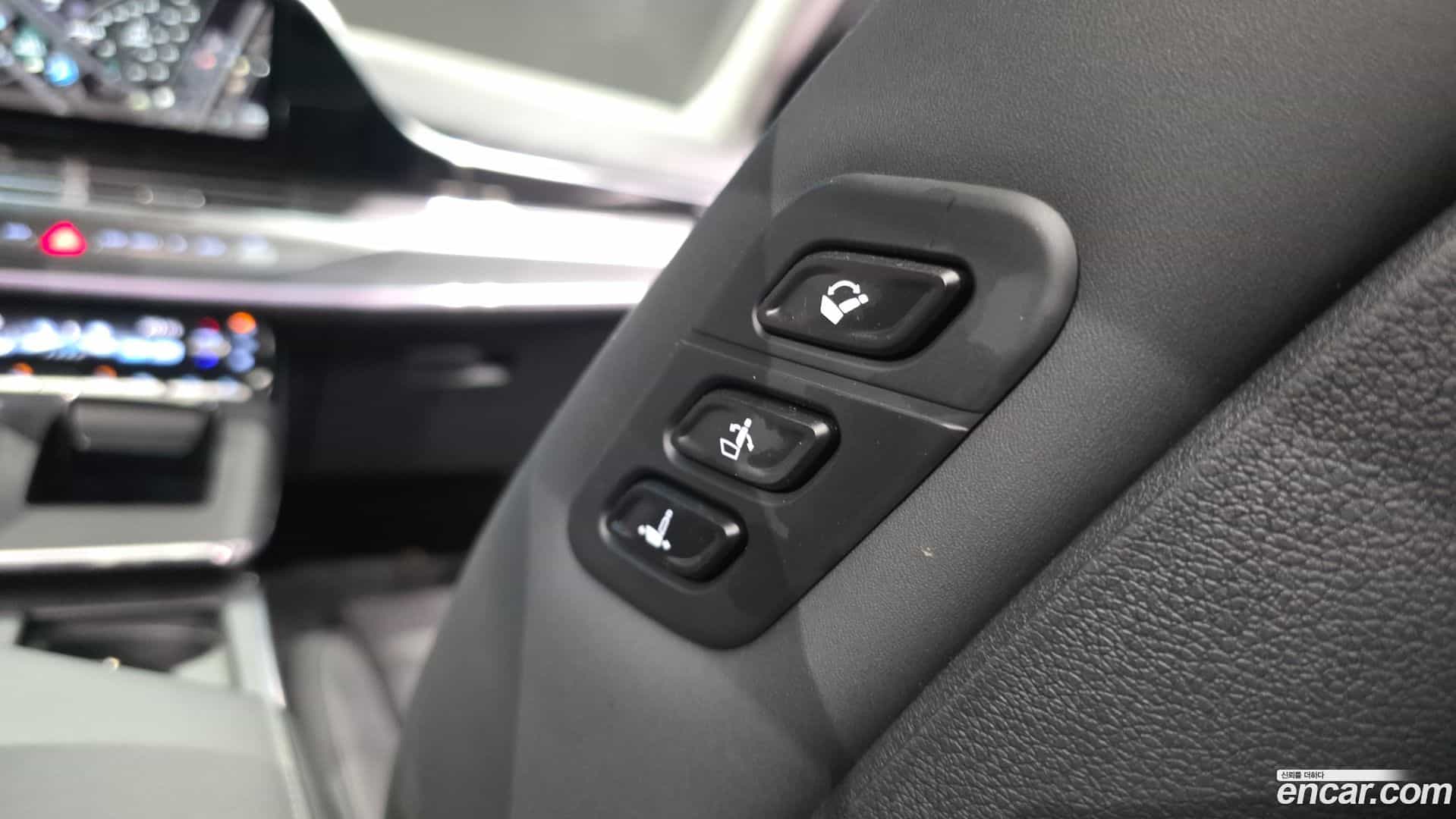Grandeur Hyundai 2022.5-OPTION-021