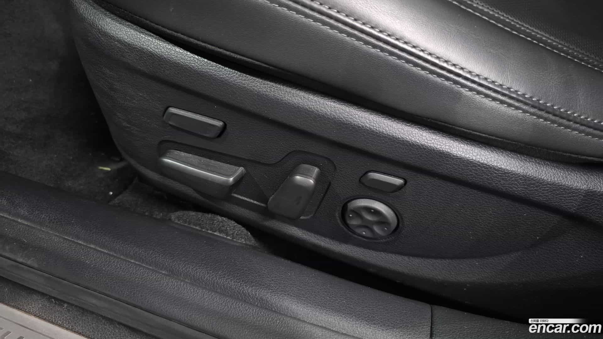 Grandeur Hyundai 2022.5-OPTION-044