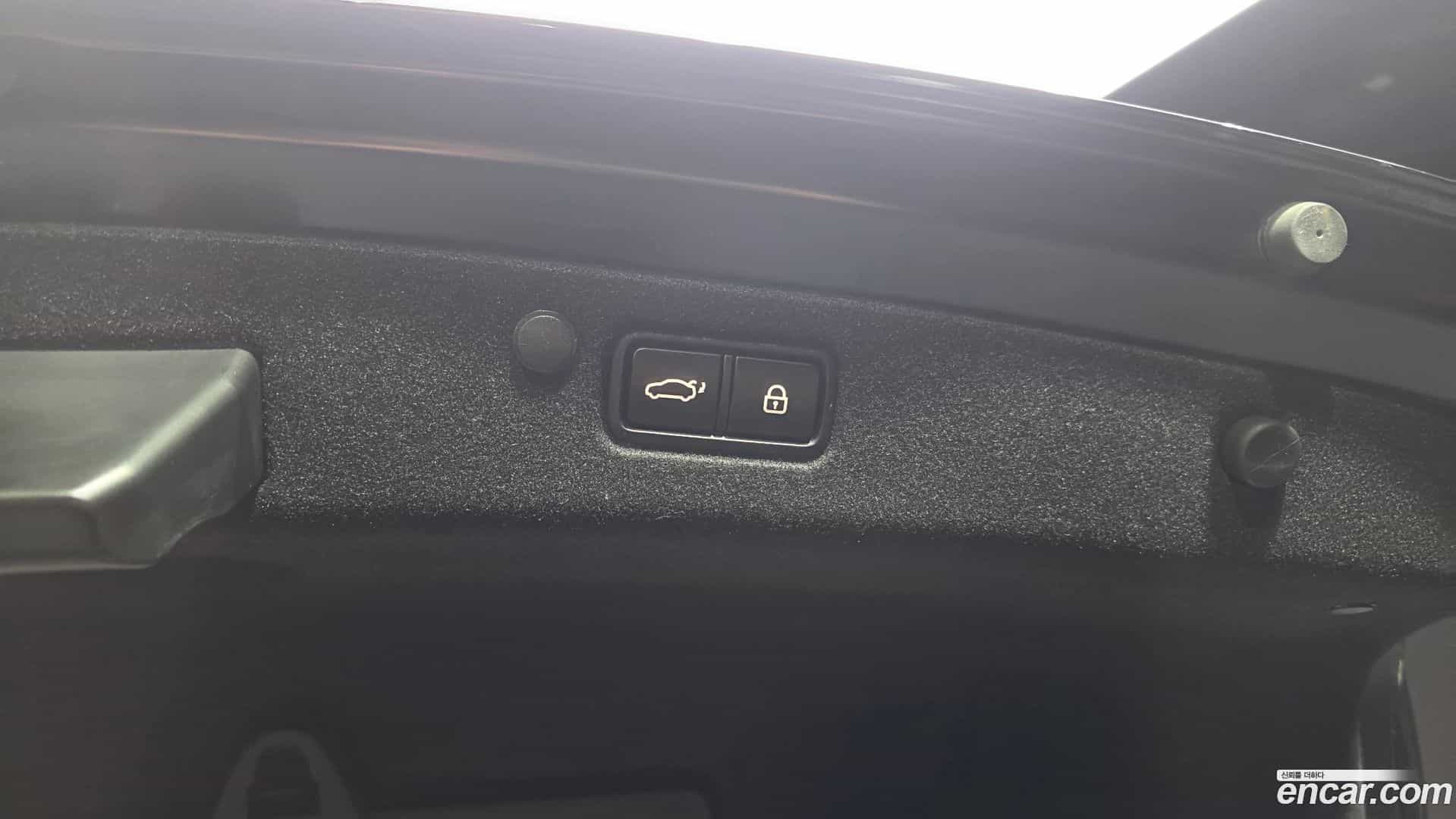 Grandeur Hyundai 2022.5-OPTION-046
