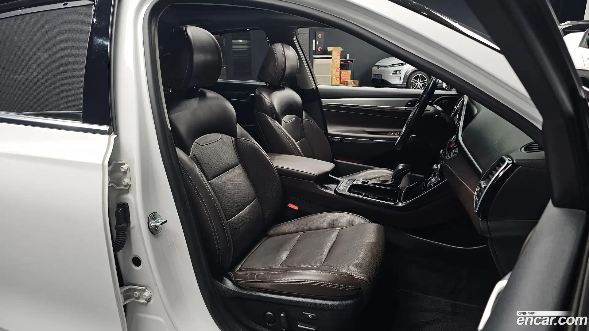 Grandeur Hyundai 2019.2-OPTION-015
