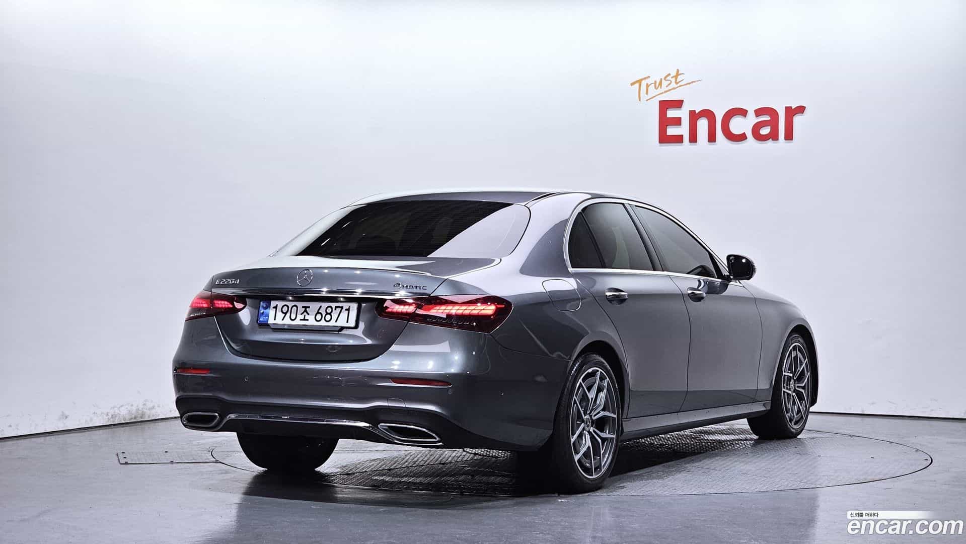 E-Class Mercedes-Benz 2021.6-OUTER-002