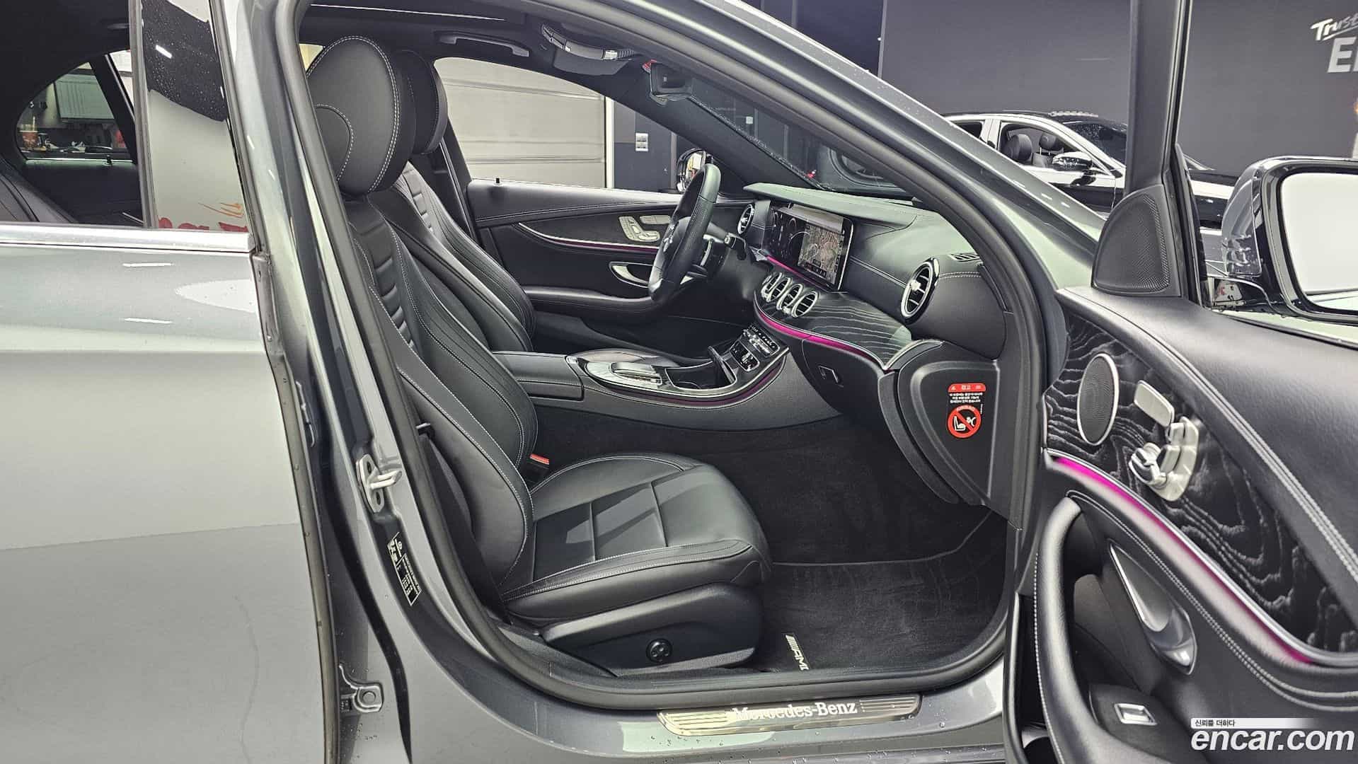 E-Class Mercedes-Benz 2021.6-OPTION-015