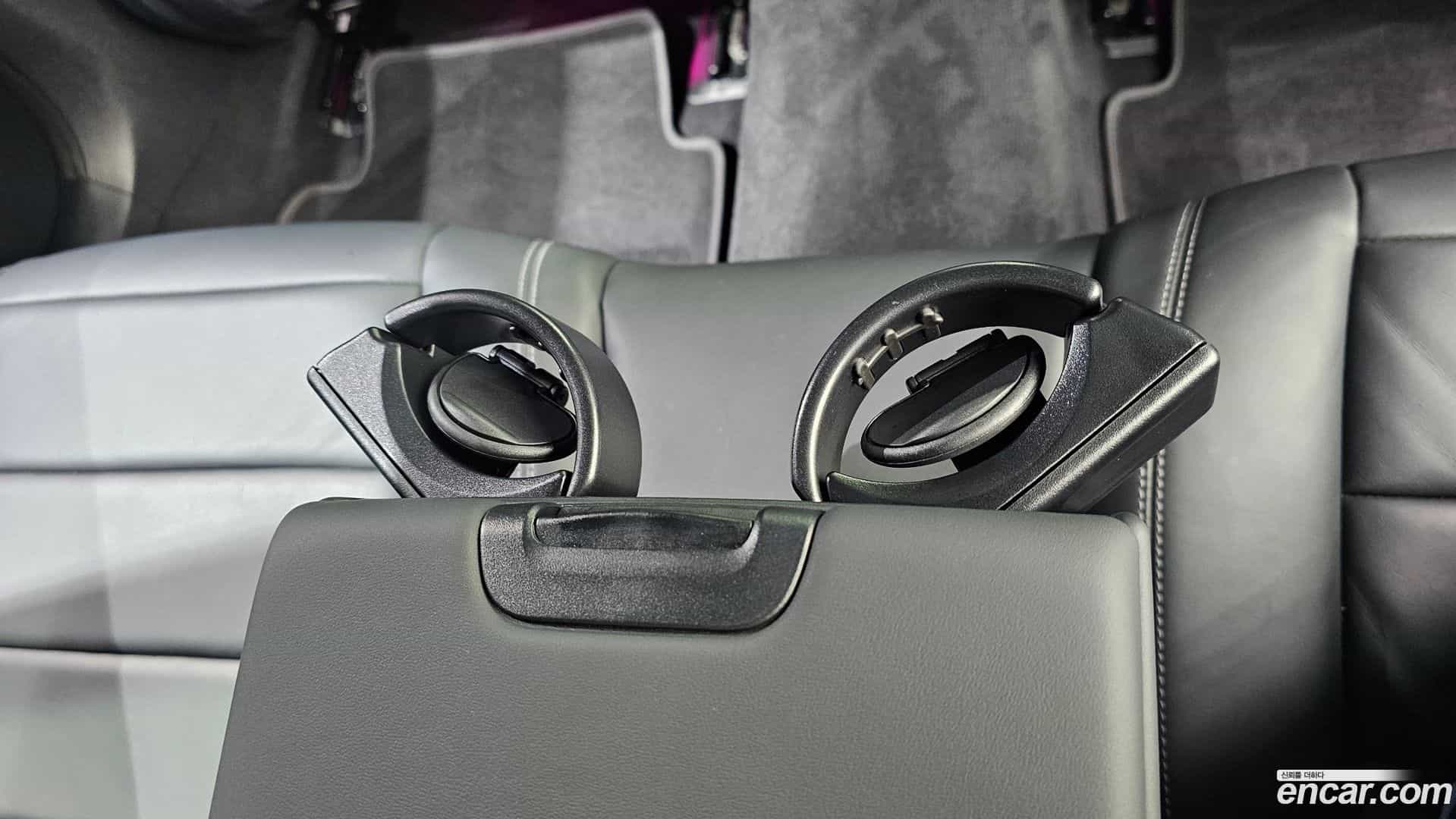 E-Class Mercedes-Benz 2021.6-OPTION-046