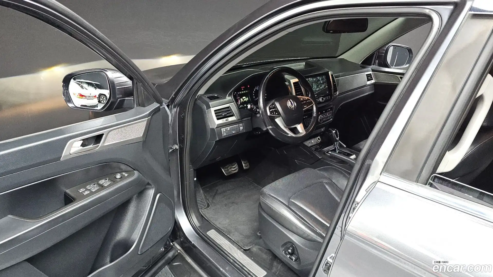 Rexton KG Mobility 2018.11-INNER-010
