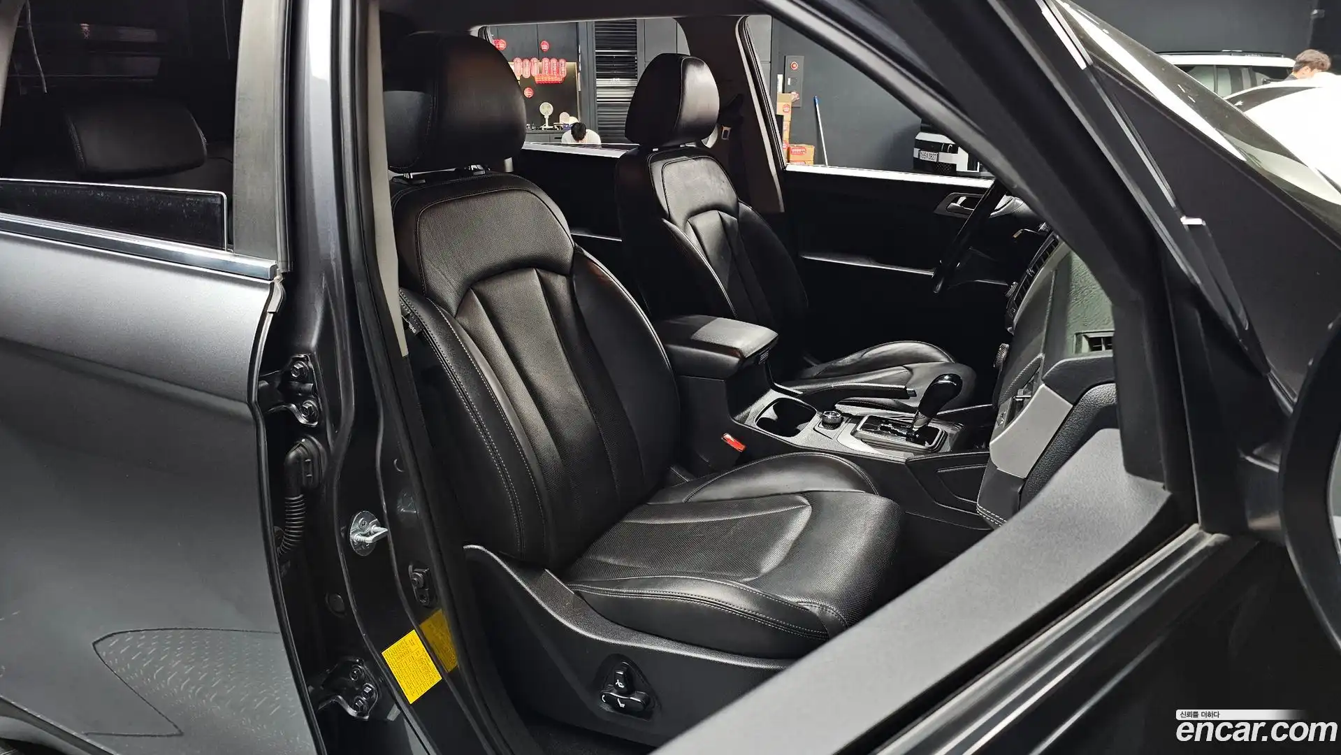 Rexton KG Mobility 2018.11-INNER-036
