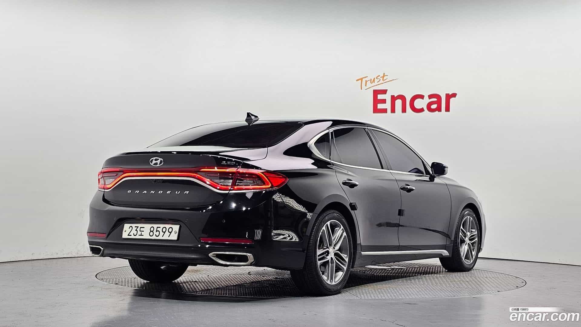Grandeur Hyundai 2017.3-OUTER-002