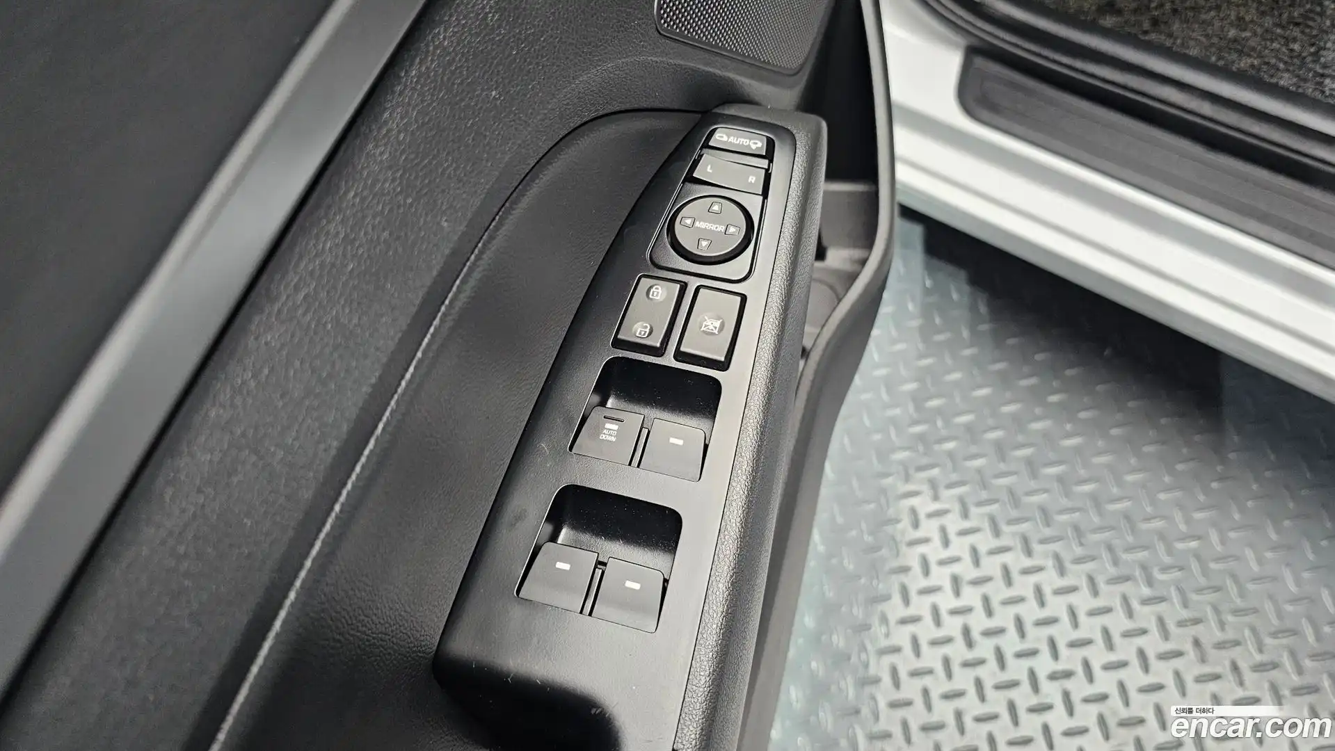 AVANTE Hyundai 2017.6-OPTION-021