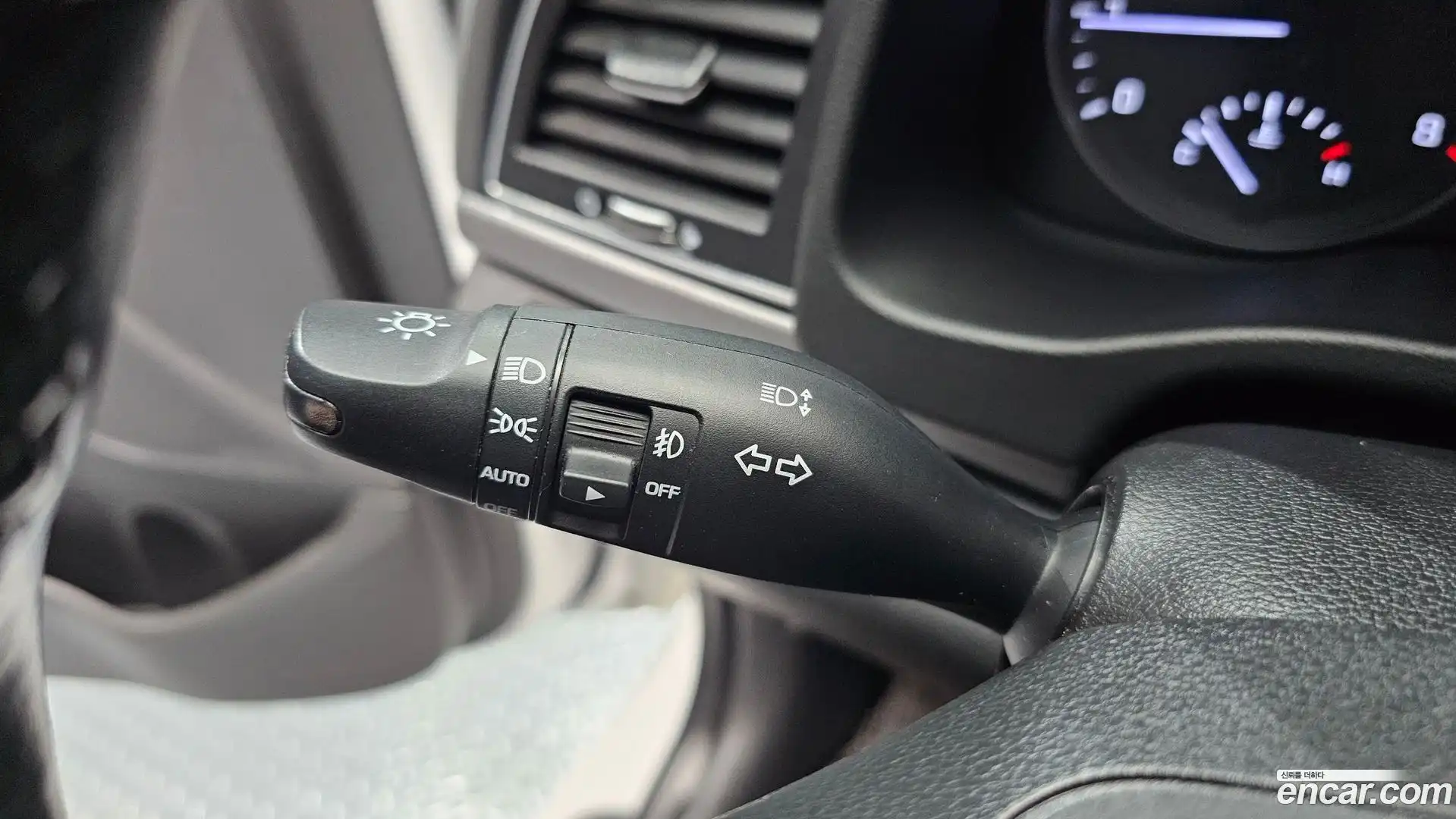 AVANTE Hyundai 2017.6-OPTION-022