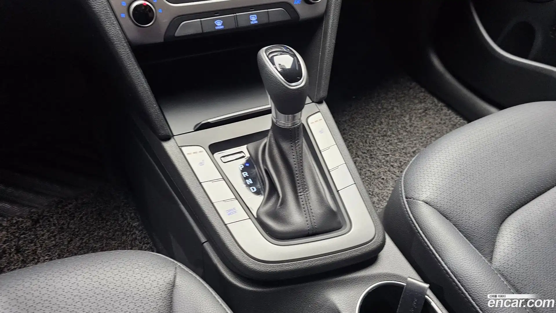 AVANTE Hyundai 2018.3-INNER-009