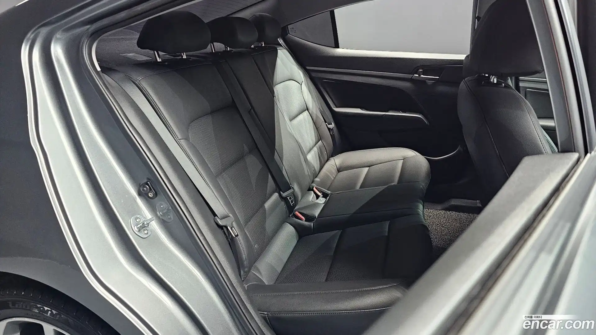 AVANTE Hyundai 2018.3-OPTION-015